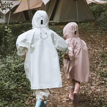 2023 Новое дождевальное пончо, детский дождевик на все тело, эффективная водонепроницаемая дождевальная одежда, которую можно носить со школьной сумкой, дождевик