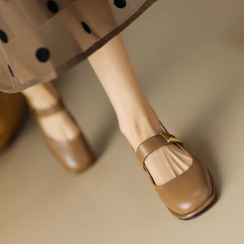 Женские босоножки, закрытые кожаные туфли, квадратный каблук 4 см, винтажный стиль