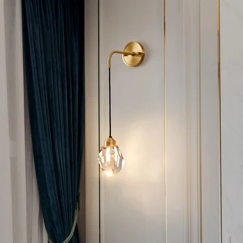 Светодиодный настенный светильник Современный для прикроватной тумбочки в спальне Роскошное бра из медного хрусталя в гостиной, коридоре, лестничном освещении
