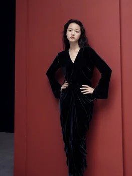 Черное бархатное платье, длинное платье королевской сестры высокого класса, в стиле heavy industry с небольшим ароматом, с V-образным вырезом под юбкой
